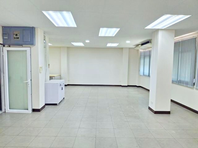 BTS SanamPao 50m. BTS Ari. 700m 3rd Fl. Office Space 17.5sq.wah 70sq.m. 2Bath 3A/C Prime Location on – รูปที่ 3