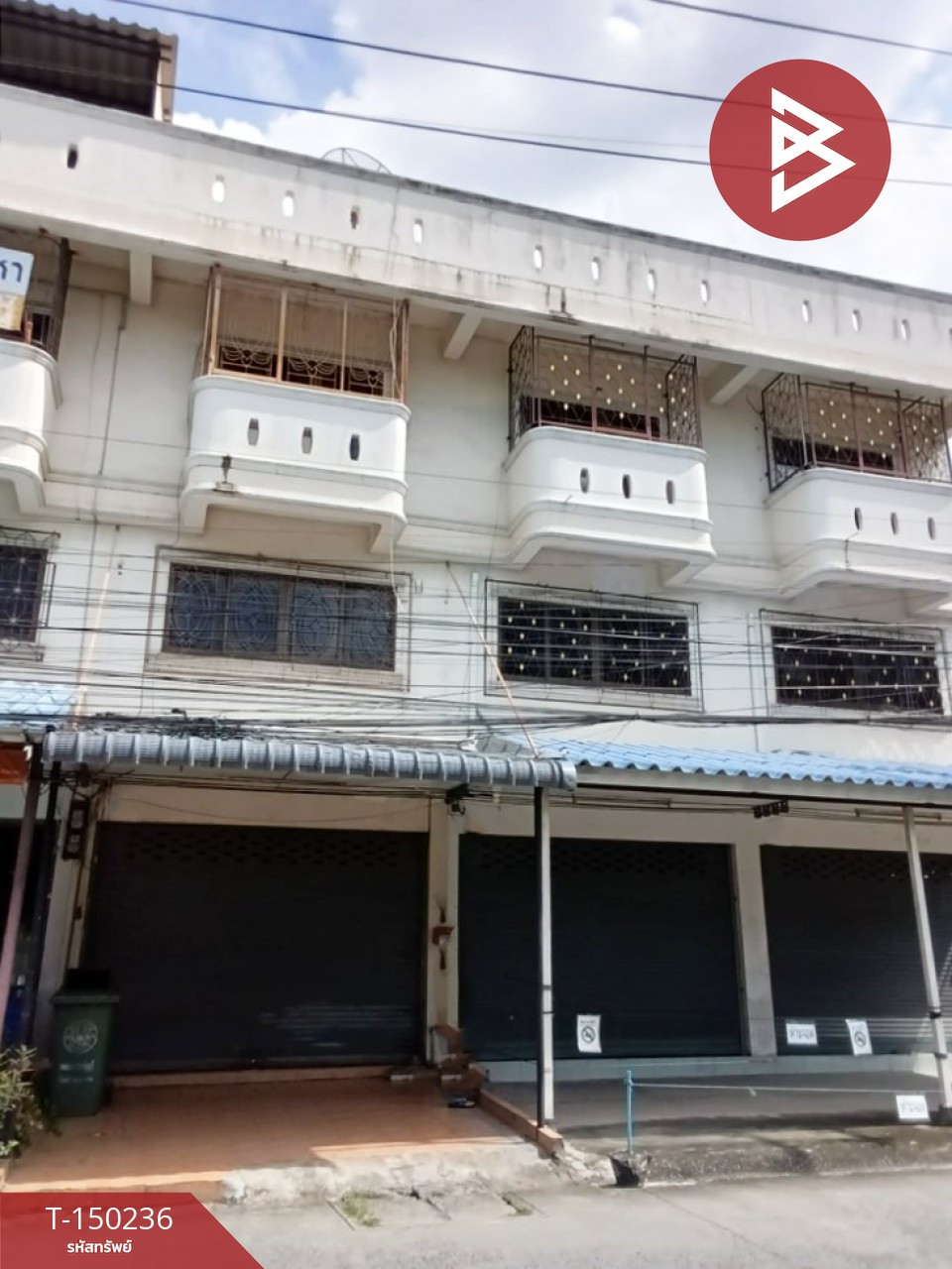 Commercial building for sale, 3 and a half floors, area 17 sq m, Thanyaburi, Pathum Thani.