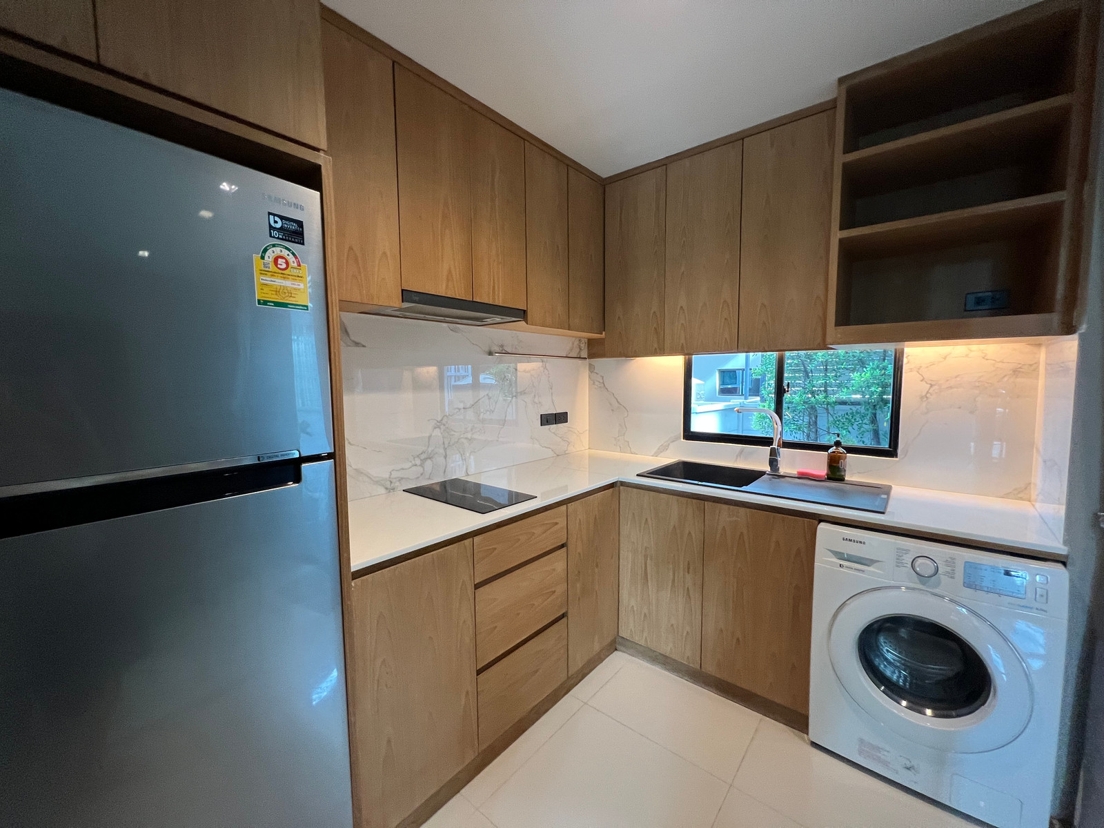 ขายทาวน์โฮม 3.5 ชั้น บ้านกลางเมืองวิภาวดี64 พร้อมเฟอร์บิ้วอิน – รูปที่ 3