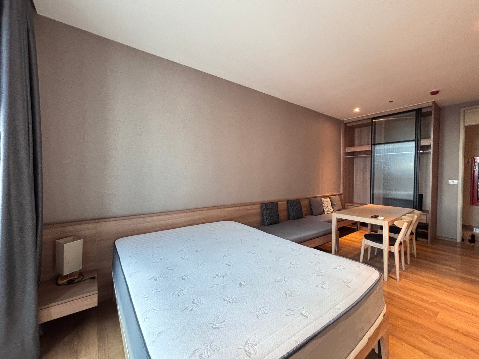 Urgent for rent!!! Best price! Park 24, beautiful room, BTS Phrom Phong, 29 sq m, ready to move in, only 22,000 baht/month.