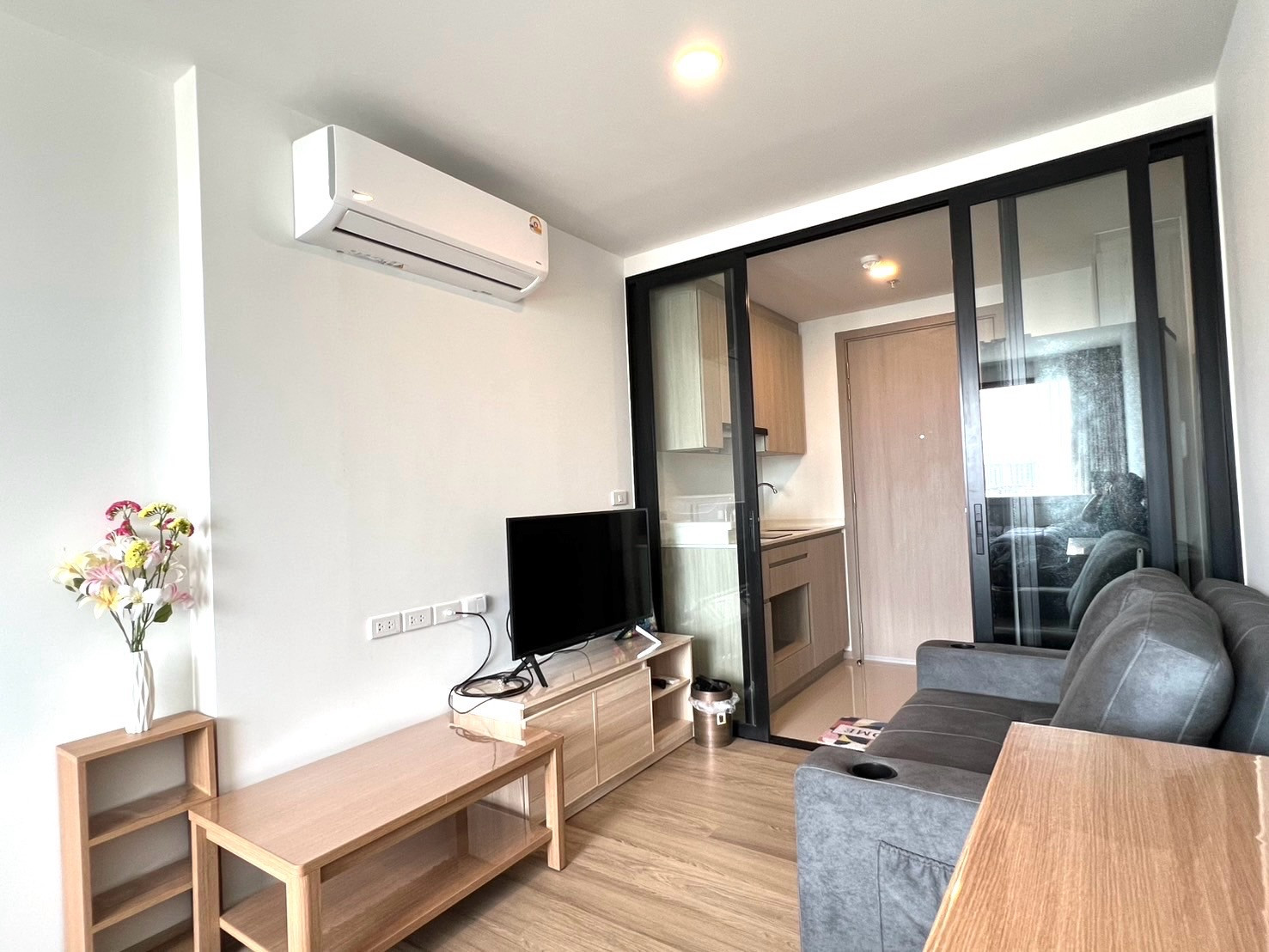 ✅New room for rent, Origin Play Bang Khun Non, near MRT Bang Khun Non, near Bang Khun Non Market intersection. Balcony facing north, not hot, onebedroom room (glass partition) ✅New room for rent, Origin Play Bang Khun Non, near MRT Bang Khun Non, near Bang Khun Non Market intersection. Balcony facing north, not hot, onebedroom room (glass partition)