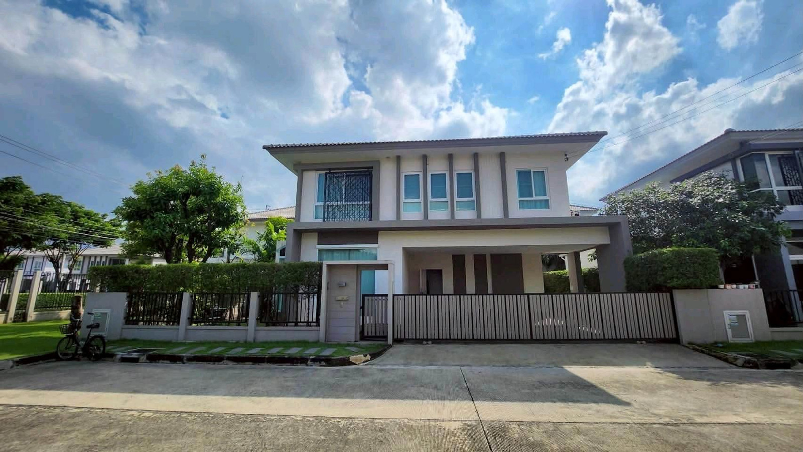 🏡 For rent 𝗖𝗔𝗦𝗔 𝗩𝗜𝗟𝗟𝗘 𝗗𝗢𝗡𝗠𝗨𝗔𝗡𝗚 – 𝗦𝗢𝗡𝗚𝗣𝗥𝗔𝗣𝗔 | 4 bedroom detached house | in front of the garden – opposite the clubhouse | near Don Mueang Airport 🏡 For rent 𝗖𝗔𝗦𝗔 𝗩𝗜𝗟𝗟𝗘 𝗗𝗢𝗡𝗠𝗨𝗔𝗡𝗚 – 𝗦𝗢𝗡𝗚𝗣𝗥𝗔𝗣𝗔 | 4 bedroom detached house | in front of the garden – opposite the clubhouse | near Don Mueang Airport