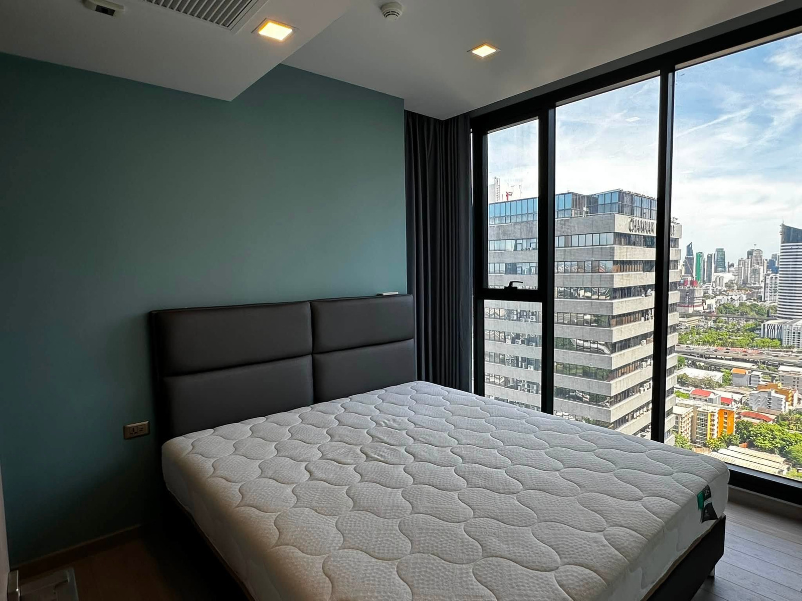 ให้เช่าคอนโด One9Five Asoke-Rama9 ชั้นสูง วิวสระ เฟอร์ครบ พร้อมเข้าอยู่ ใกล้เซ็นทรัลพระรามเก้า MRT พระรามเก้า-RW008474 – รูปที่ 2