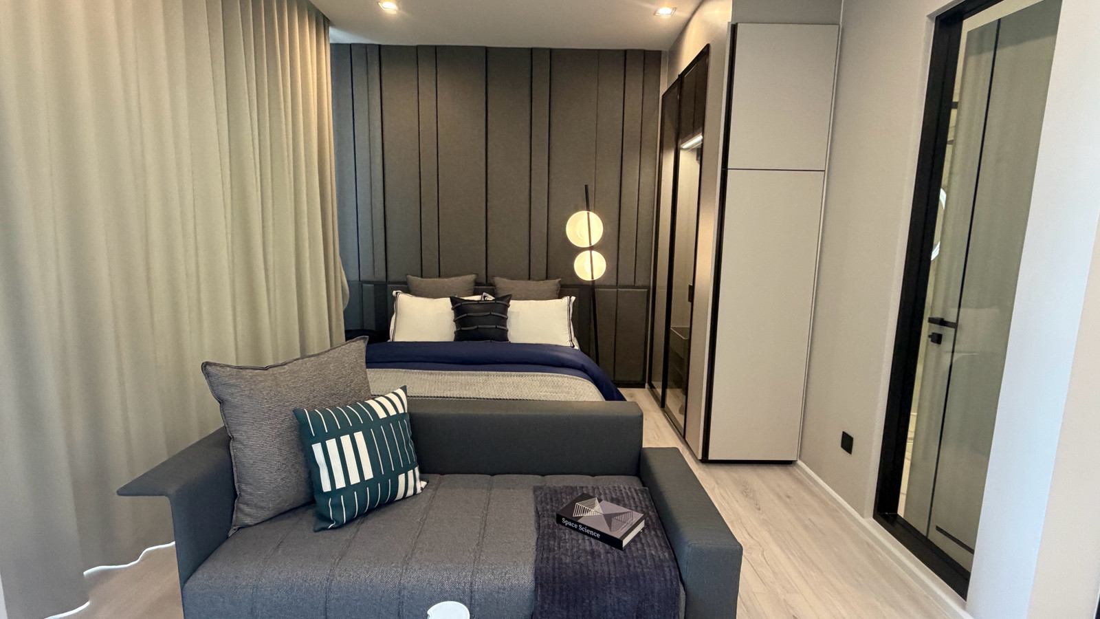 Special price🔥🔥For sale‼️Condo The Room Phayathai, a project by Land and Houses, limited quantity, starting size 28 sq m. Promotion close to closing the project, fully furnished, ready to move in❌❌from the normal price of 5.67 million baht❌❌ New condo. Special price🔥🔥For sale‼️Condo The Room Phayathai, a project by Land and Houses, limited quantity, starting size 28 sq m. Promotion close to closing the project, fully furnished, ready to move in❌❌from the normal price of 5.67 million baht❌❌ New condo.