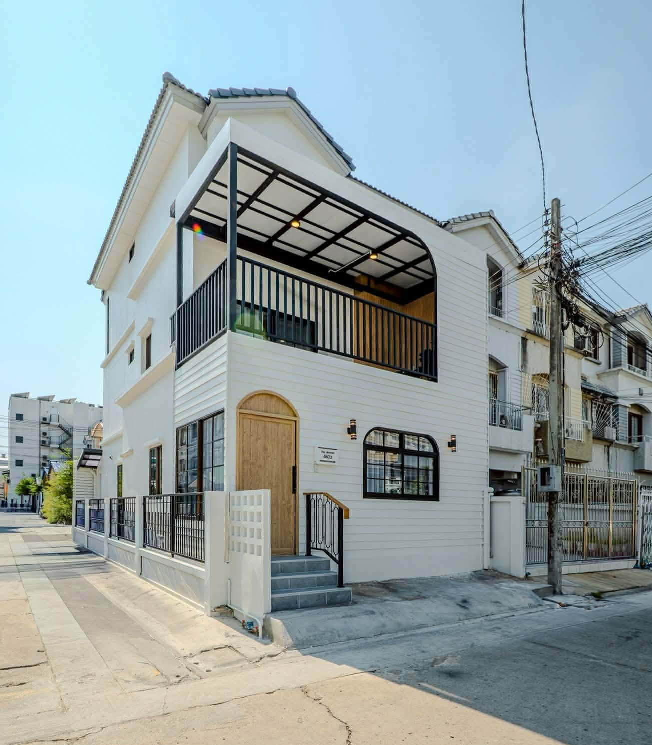 ขายทาวน์โฮม 3 ชั้น บ้านกลางเมือง พระราม 9 ซอย 43 (23.9 ตร.ว.) หลังมุม ขายทาวน์โฮม 3 ชั้น บ้านกลางเมือง พระราม 9 ซอย 43 (23.9 ตร.ว.) หลังมุม