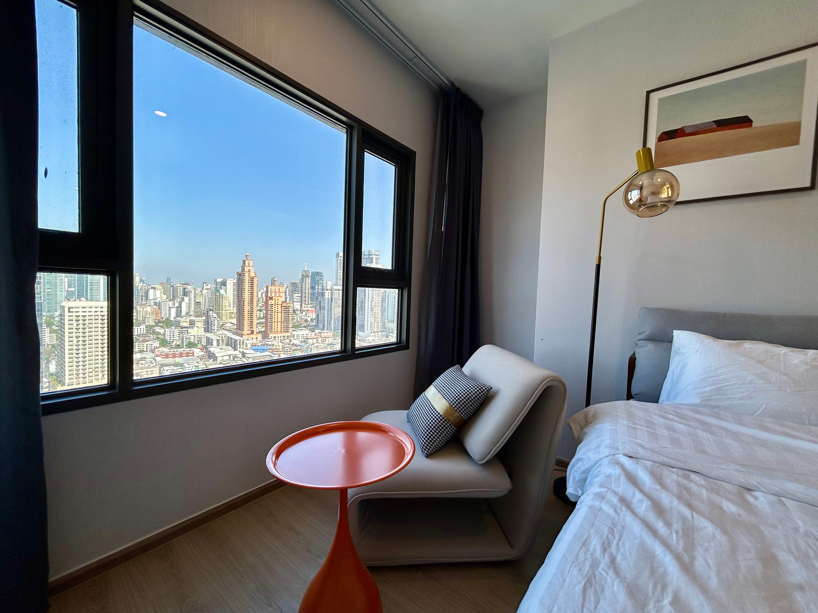 Urgent for rent!!! New room! Life Rama4-Asoke, beautiful view!  BTS Asoke, MRT Sukhumvit 60 sq m, ready to move in, only 45,000 baht/month.