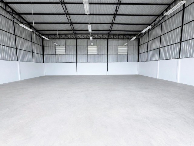 รถสิบล้อเข้าออกได้สะดวก สถานีจ่ายน้ำคลองสี่ คลองสี่ตะวันออก ให้เช่าโกดังแ ติดถนน Motorway มี 3 ออฟฟิศ 2 ห้องน้ำ 403 ตร.ม. บนที่ดิน 2 ไร่ – รูปที่ 3