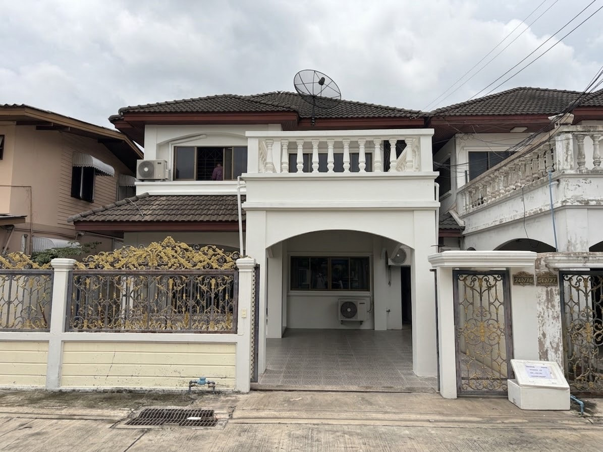 🏡 Single house 52.8 sq m, 3 bedrooms, 3 bathrooms, 4 air conditioners, newly renovated, Lat Phrao 93-101, rent 25,000 📞065-536-5165 🏡 Single house 52.8 sq m, 3 bedrooms, 3 bathrooms, 4 air conditioners, newly renovated, Lat Phrao 93-101, rent 25,000 📞065-536-5165