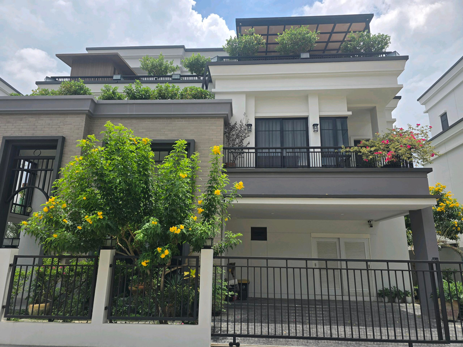 บ้านเดี่ยว3ชั้น สไตล์โมเดิร์นยูโรเปี้ยน 67ตรว. ถนน วงแหวน รามอินทรา ใกล้Fashion Islandแฟชั่นไอส์แลนด์ บ้านเดี่ยว3ชั้น สไตล์โมเดิร์นยูโรเปี้ยน 67ตรว. ถนน วงแหวน รามอินทรา ใกล้Fashion Islandแฟชั่นไอส์แลนด์