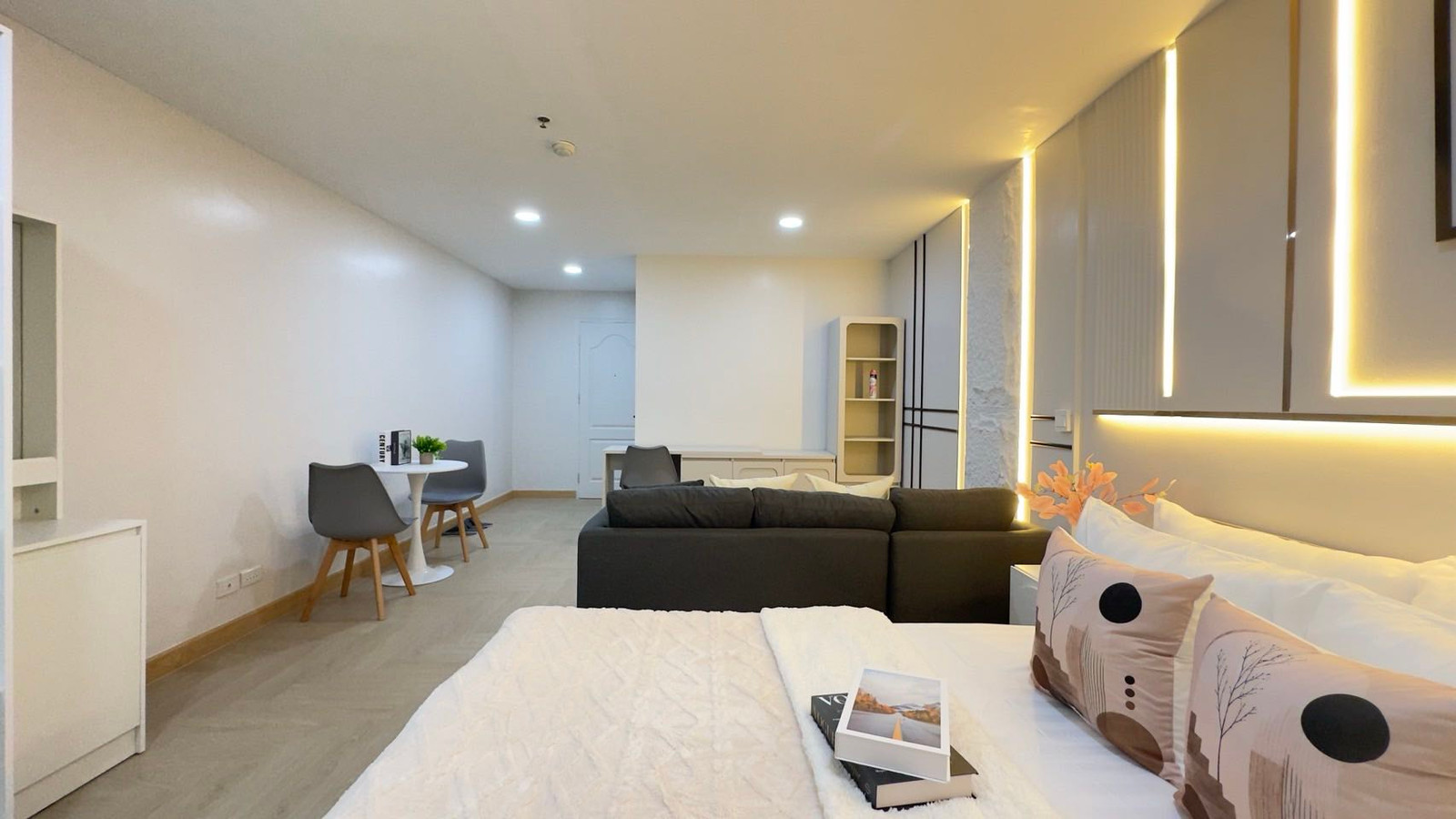🎁 ห้องตกแต่งใหม่ พร้อมเฟอร์ครบยกเซ็ต  📈💰 ใครมองหาห้องไว้ลงทุน ลองดูตัวนี้! 🏙️ Regent Home 7/2 บางนา ทำเลบางนา ใกล้แหล่งงาน ห้าง โรงพยาบาล และสถานที่จัดงานสำคัญ – รูปที่ 4