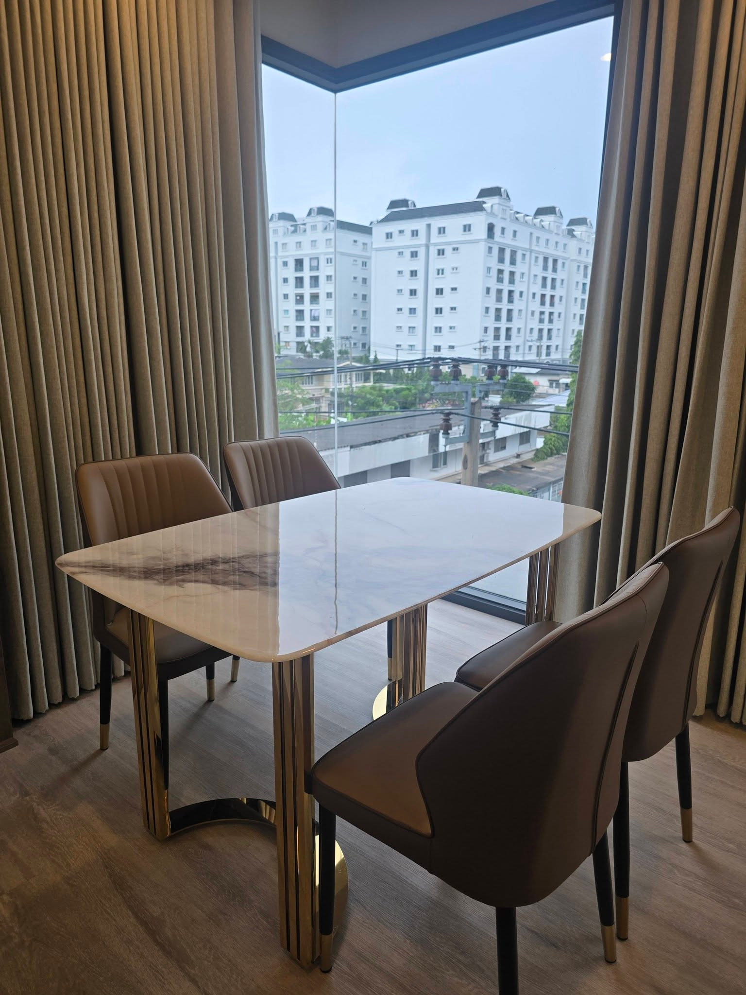 Luxury Low-Rise ระดับ Penthouse ใจกลางทำเลพระราม 9 - เพชรบุรี - ทองหล่อ [คอนโดที่เลี้ยงแมวได้ถูกต้องตามกฎหมาย 100% (Pet-Friendly)] – รูปที่ 2