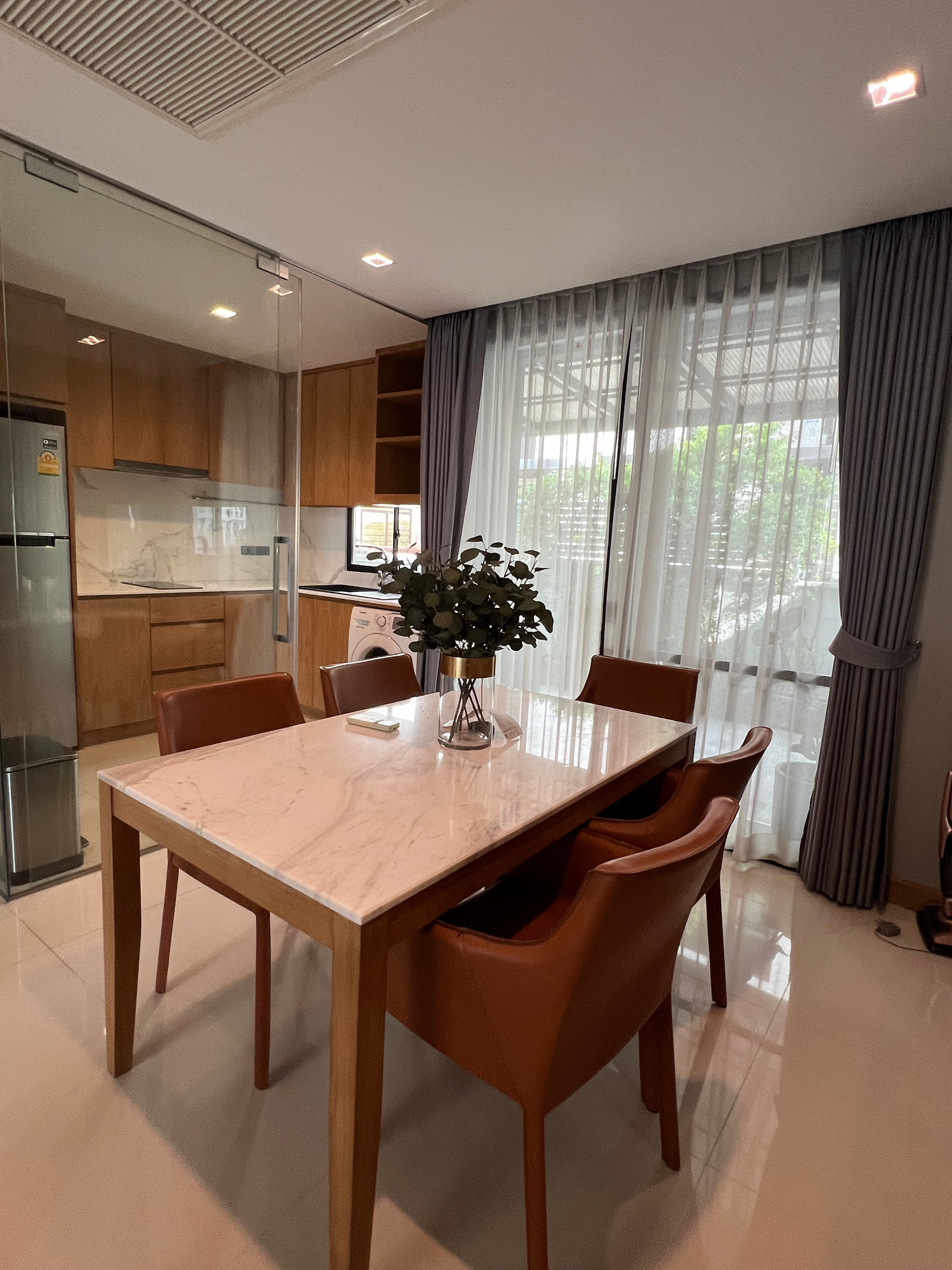 ขายทาวน์โฮม 3.5 ชั้น บ้านกลางเมืองวิภาวดี64 พร้อมเฟอร์บิ้วอิน – รูปที่ 4