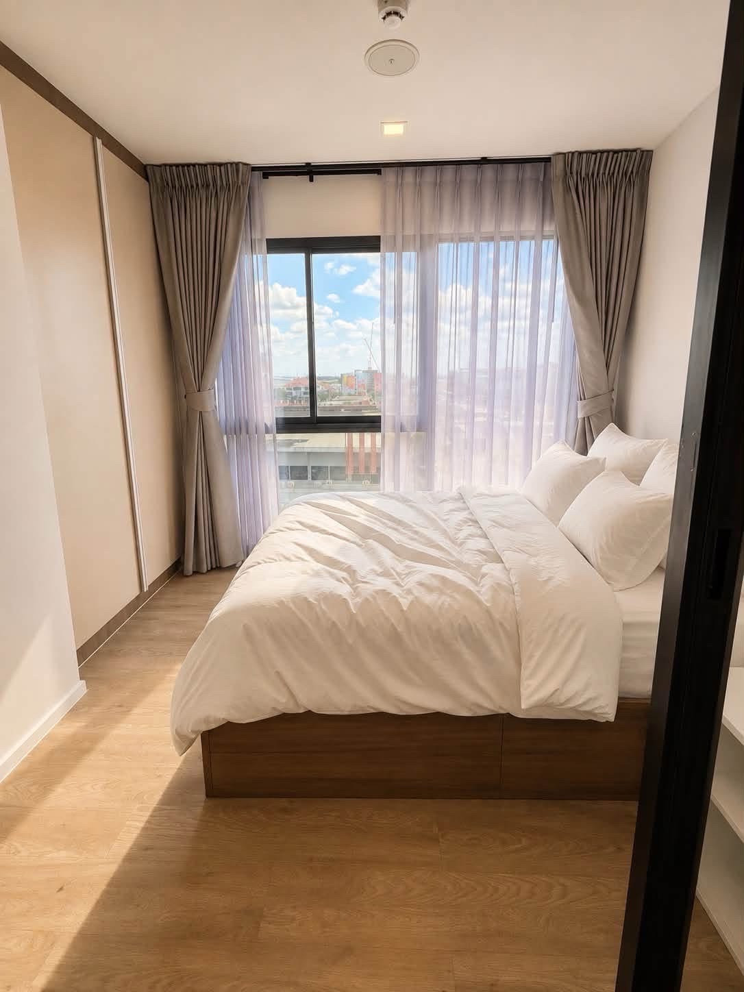 Urgent for rent Kave Town Space Condo next to Bangkok Rangsit University. Ready to move in
