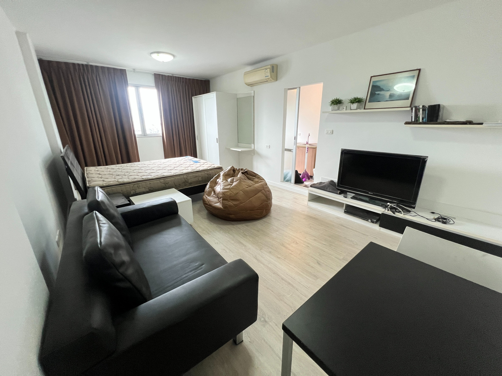 🔥 Selling at a loss! Most urgent, Dcondo Ramintra (Sansiri) only 1.18 million! 📉 Big room 30 sq m. 🔥 Selling at a loss! Most urgent, Dcondo Ramintra (Sansiri) only 1.18 million! 📉 Big room 30 sq m.