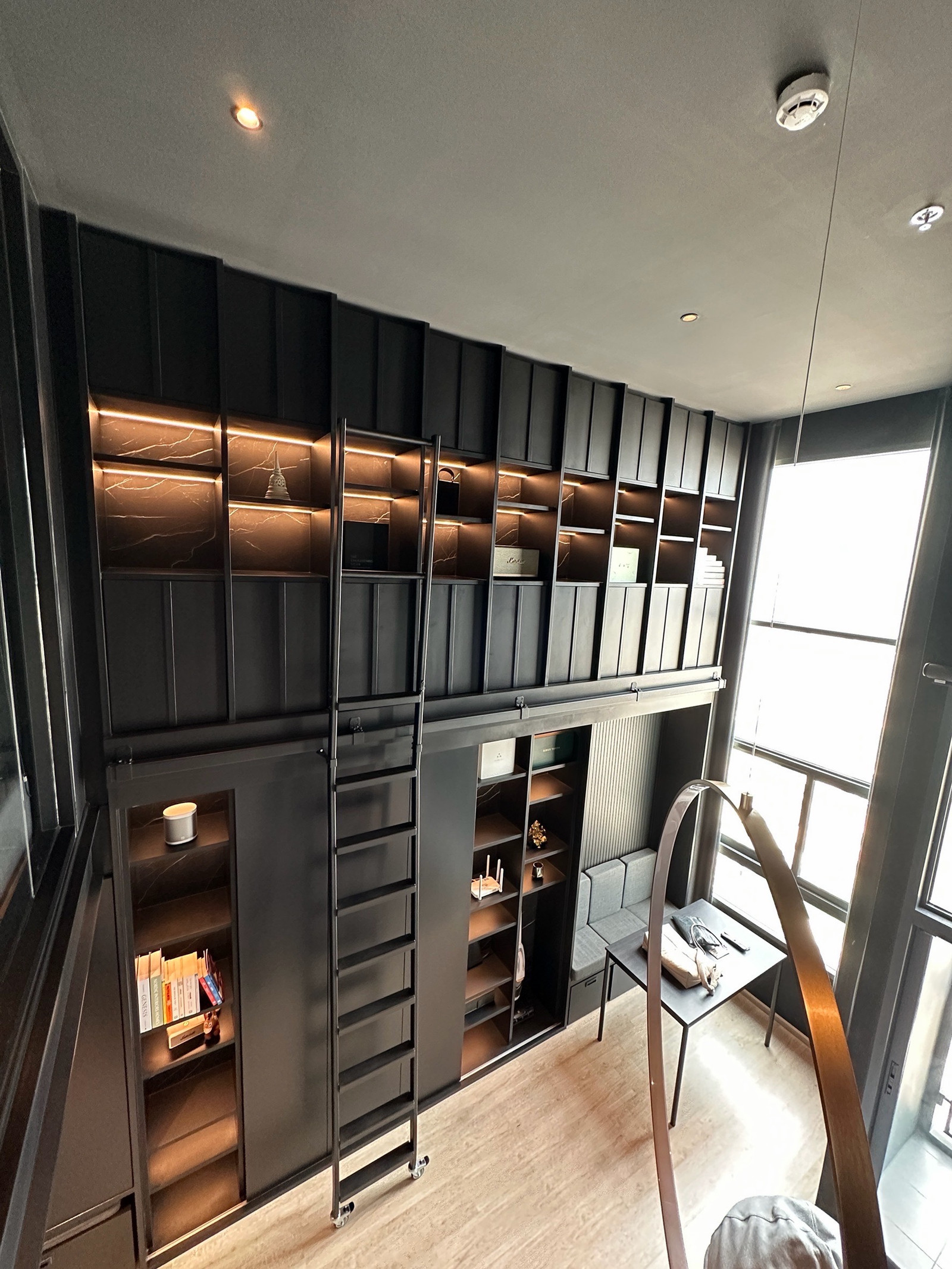 Ideo Sathorn-Wongweinyai | ขายห้อง Duplex ชั้นสูง น่าอยู่ ตกแต่งดี วิวสวยใกล้ รถไฟฟ้า Ideo Sathorn-Wongweinyai | ขายห้อง Duplex ชั้นสูง น่าอยู่ ตกแต่งดี วิวสวยใกล้ รถไฟฟ้า