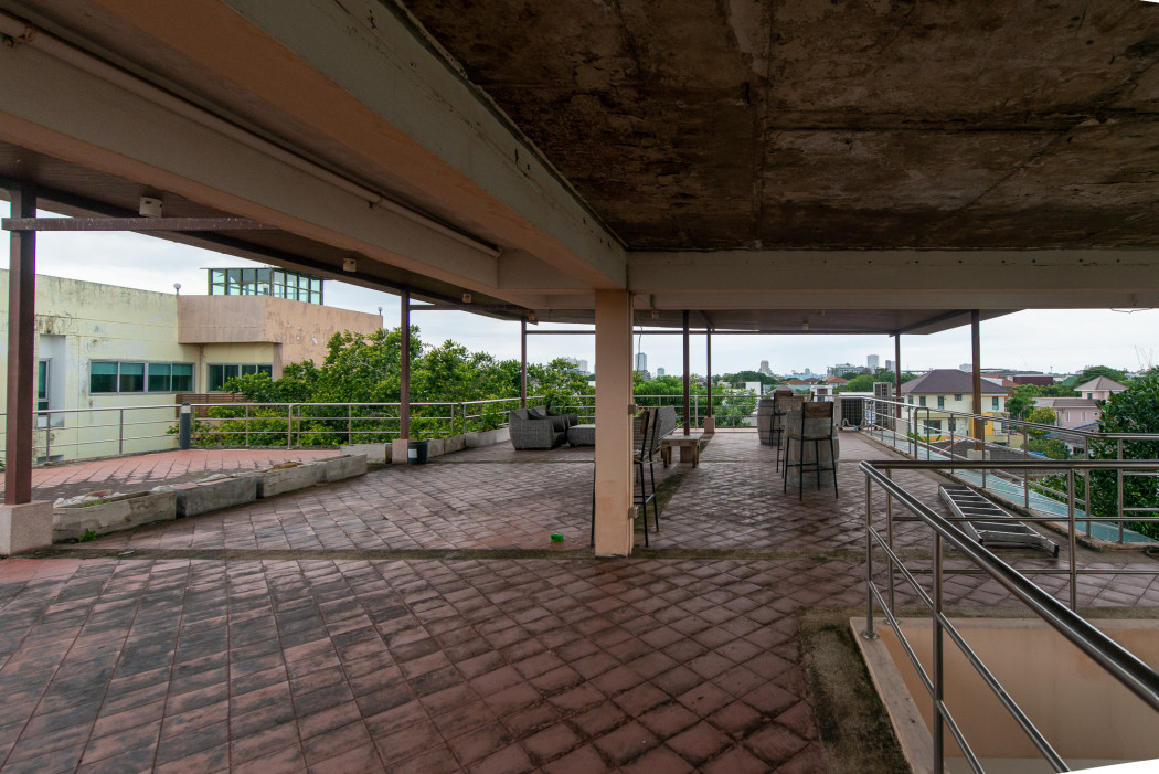 ขายที่ดินพร้อมบ้านและอาคารสำนักงาน ซอยปุณณวิถี 34 เหมาะสำหรับทำบริษัท ธุรกิจต่างๆ ใกล้รถไฟฟ้าปุณณวิถี 562 ตรว – รูปที่ 4