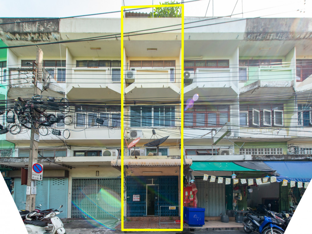 ขายอาคารพาณิชย์ 4 ชั้นครึ่ง ซอยจรัลสนิทวงศ์ 57 เหมาะทำห้องเช่า ใกล้MRT บางยี่ขัน เดินทางสะดวก ขนาด 11 ตรว