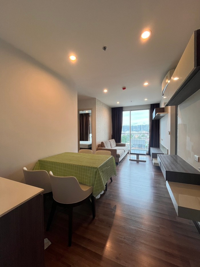 💖💖Room for sale Chewathai Interchange/2 bedrooms, size 52 sq m, price only 5.2 million baht, next to MRT Tao Poon/ If interested, you can inquire. Line ID = atfirm2010💖💖