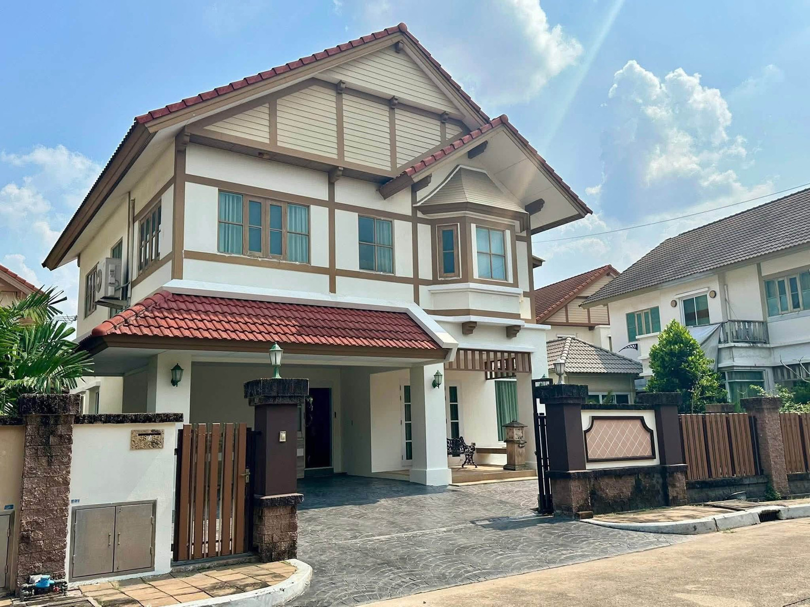 Single house Laddarom Watcharapol for rent only 44,000 per month ✨ Renovated House | Fully Furnished | Ready to Move In Single house Laddarom Watcharapol for rent only 44,000 per month ✨ Renovated House | Fully Furnished | Ready to Move In
