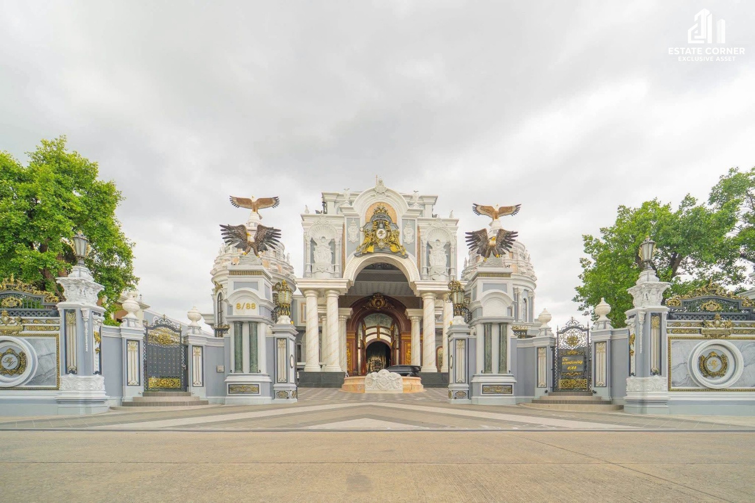 Mansion for sale on Phutthamonthon Sai 3, Soi 18, on land larger than 2 rai, usable area 2,950 sq m.