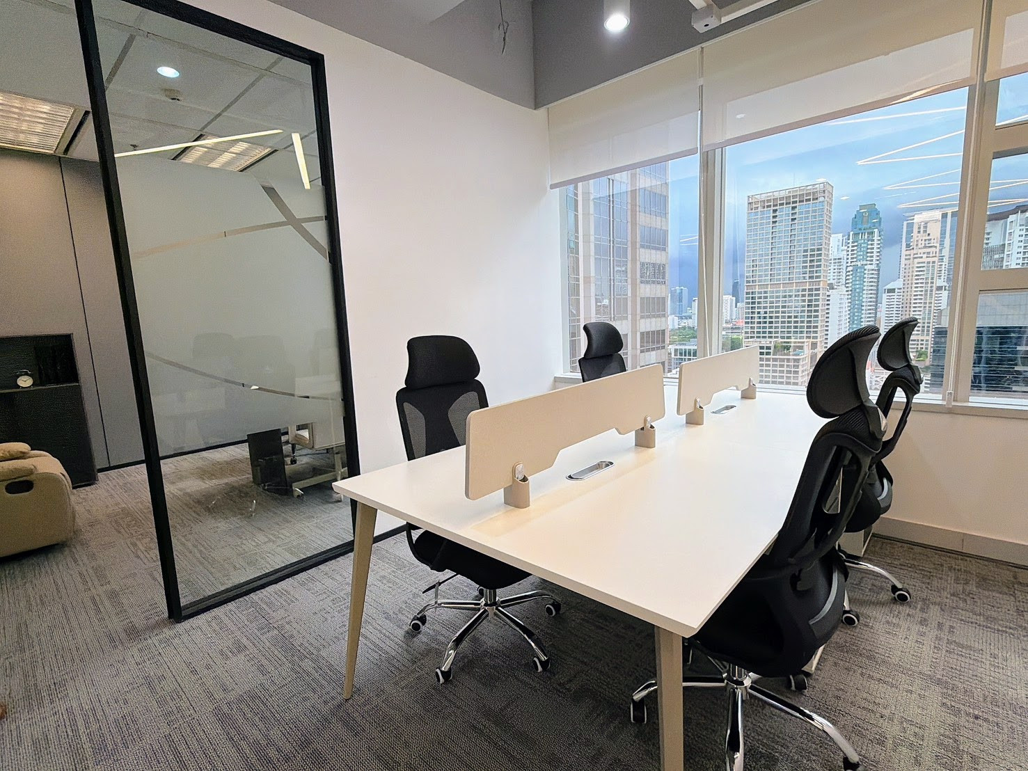 ให้เช่า CRC Tower 95ตรม ชั้น20 สำนักงานใกล้ BTS เพลินจิต เซ็นทรัล เอ็มบาสซี ตกแต่ง เฟอร์ฯครบ พร้อมใช้งาน