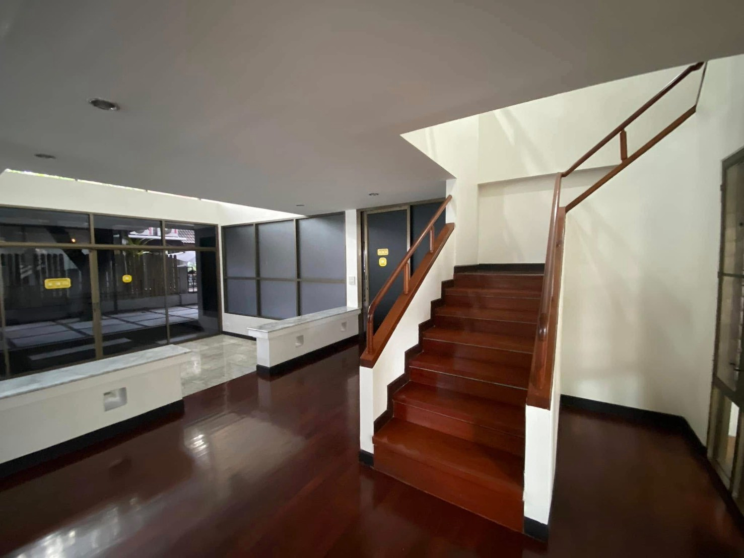 🏢✨ Single house for rent, home office. large office Location along the expressway - Ekkamai - Ramindra, 12 multi-purpose rooms, 6 bathrooms, only 150 meters from Pracha Uthit Road 🏢 Company registration possible 💰 Rent 90,000 baht/month – รูปที่ 3