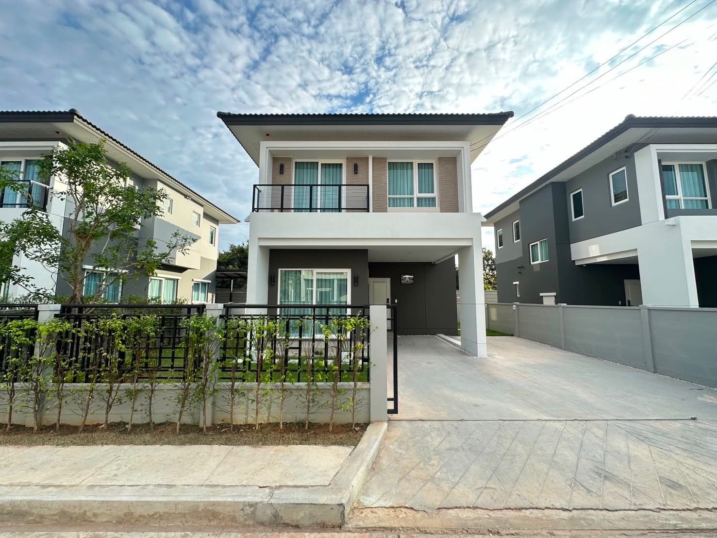 Single house for rent, Apitown Airport Village.