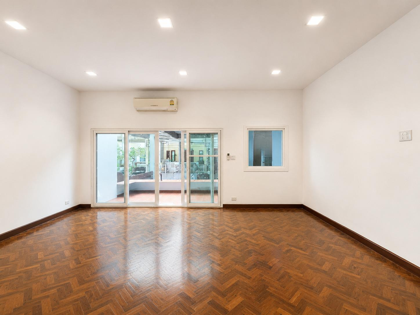 Townhome for rent Soi Pridi Sukhumvit 71 House for Rent      Soi Pridi Banomyong Townhome for rent Soi Pridi Banomyong.