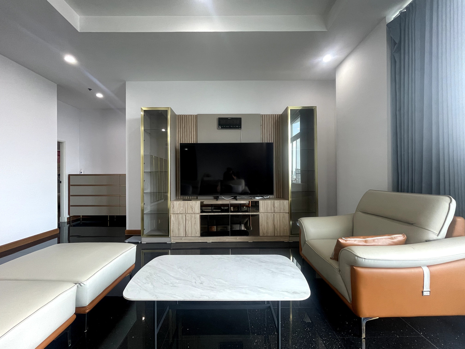 BEST PRICE - FOR SALE - 4 BEDROOM 272 SQ.M- Call now 094-641-5974 