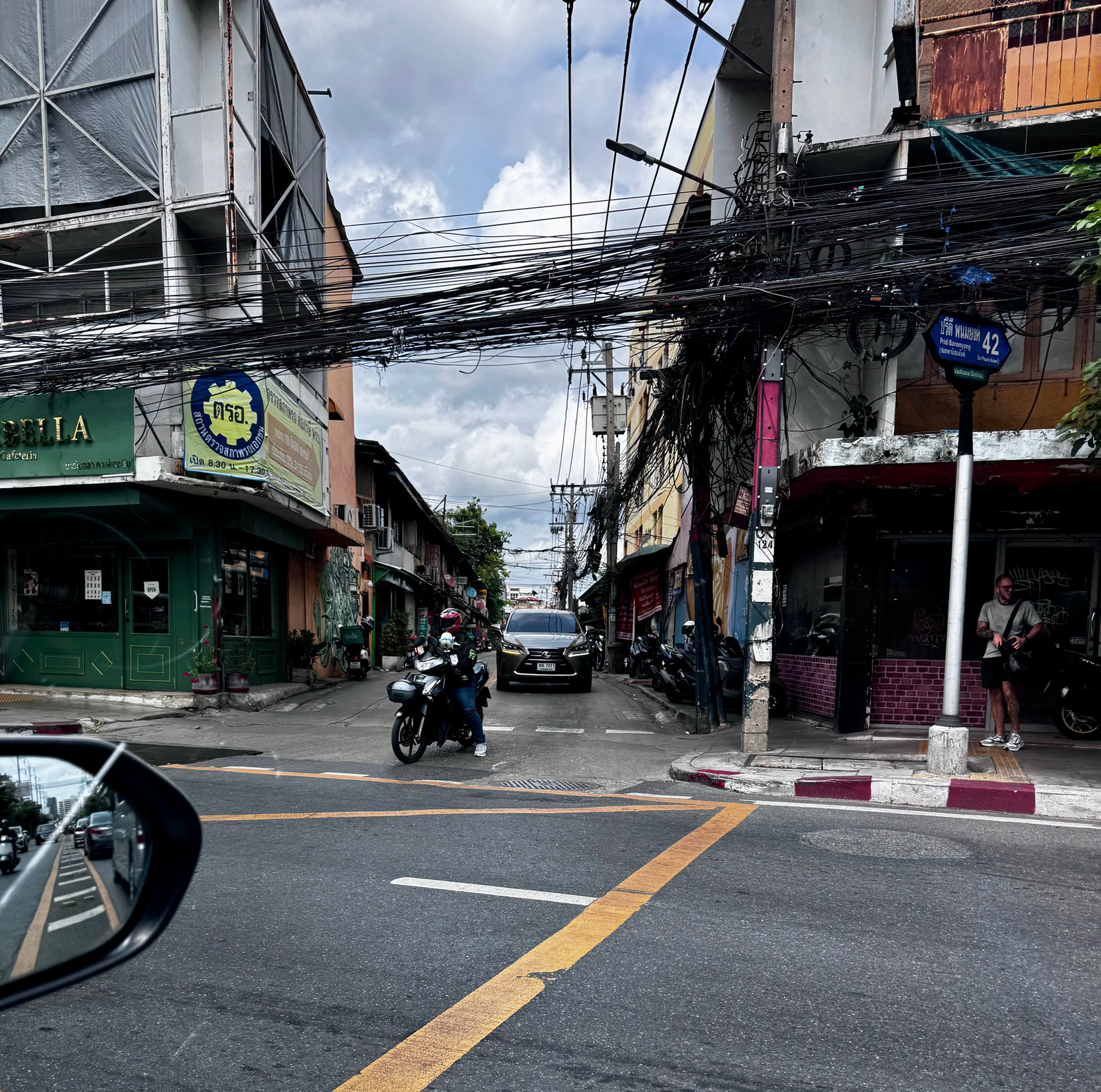 📣Very urgent sale, very good price in this area. Townhouse next to the road in Soi Pridi 42. 💥For those looking for a place to live. Open a restaurant and rent it out. – รูปที่ 3