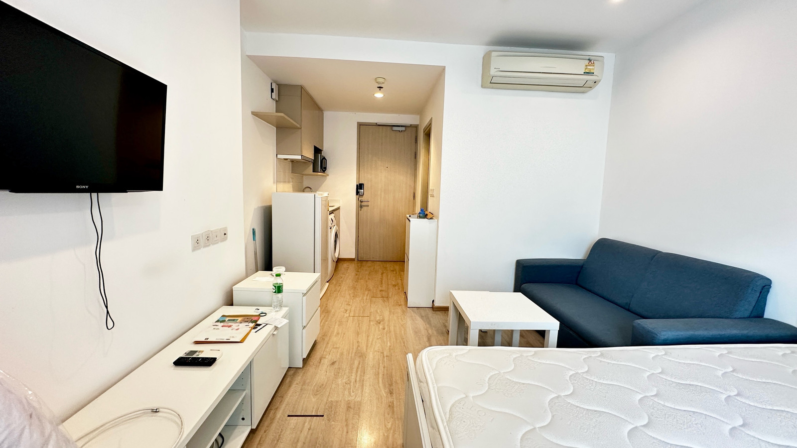 Studio unit for rent 17,000/month