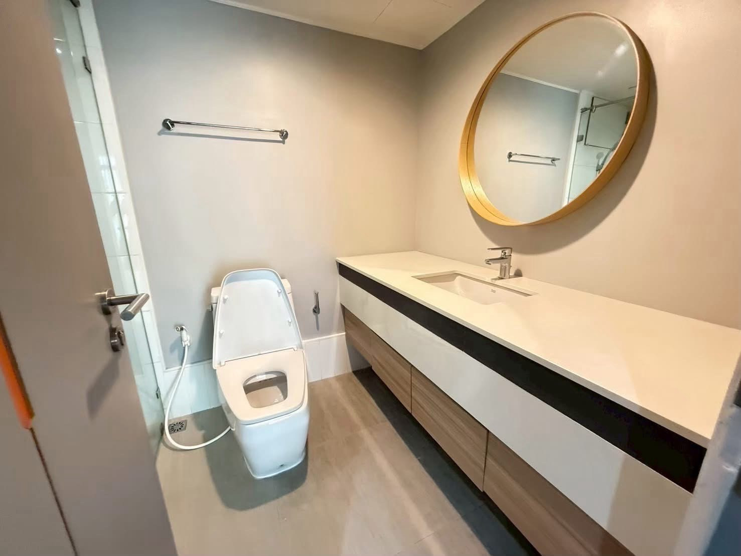 🏡 Condo for Rent: Baan Prompong  ✨ Spacious 209 sq.m. | 3 Bedrooms | 3 Bathrooms, 6th Floor – รูปที่ 2