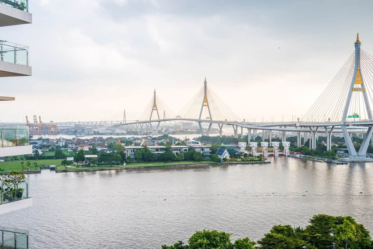 Rare Item luxury condo for sale at The Pano Rama 3 (The Pano Rama 3). A wide front room with a panorama view of the Chao Phraya River and Bhumibol Bridge, 180 degrees, stands out with a 5 meter high ceiling, giving a feeling of grandeur, luxury, and spaci Rare Item luxury condo for sale at The Pano Rama 3 (The Pano Rama 3). A wide front room with a panorama view of the Chao Phraya River and Bhumibol Bridge, 180 degrees, stands out with a 5 meter high ceiling, giving a feeling of grandeur, luxury, and spaci