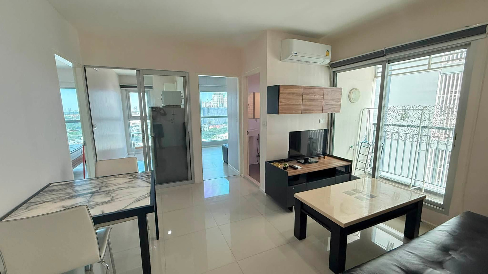 For rent, Aspire Sukhumvit 48, fully furnished, ready to move in, high floor, open view, near BTS Phra Khanong &amp; Gateway Ekamai, very good price, 1 bedroom, 1 bathroom.
