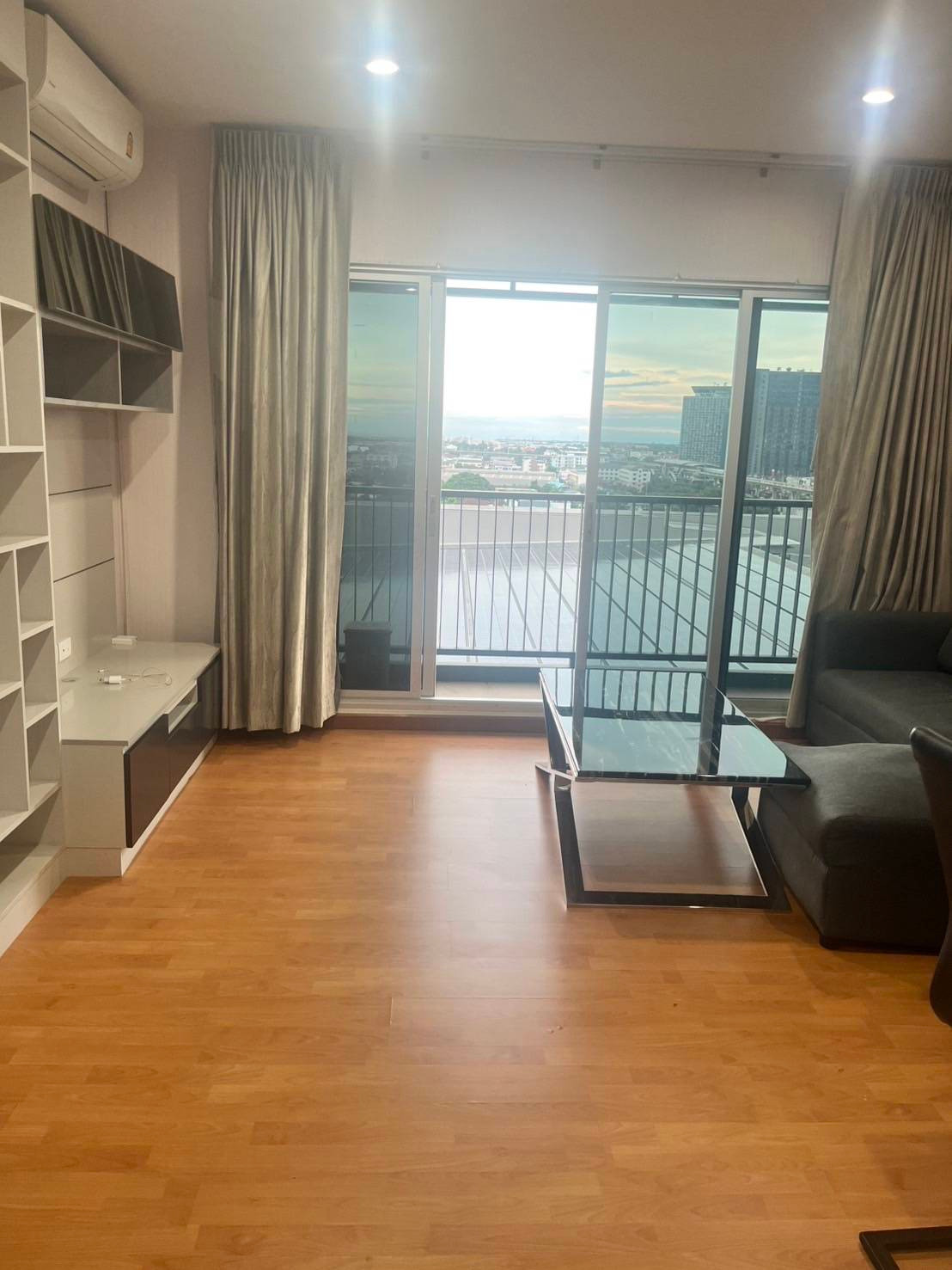Condo for sale: The President Sukhumvit-Samut Prakan, 2 bedrooms, 2 bathrooms, 52 sq m. Condo for sale: The President Sukhumvit-Samut Prakan, 2 bedrooms, 2 bathrooms, 52 sq m.