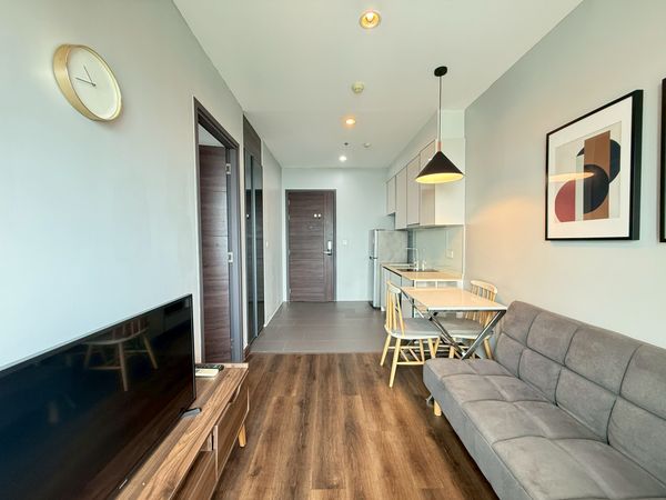 For rent, C Ekkamai Condo, 1 bedroom, 34th floor, 35 sq m, north side, 18000 only.