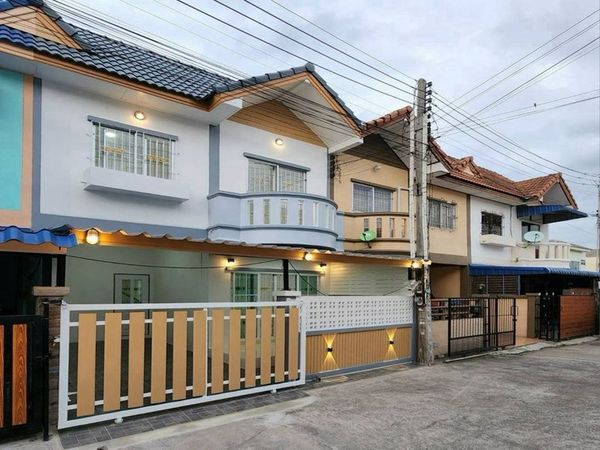 Easternland House 3 Sriracha-Nong Yai Bu is now accepting reservations for newly renovated 3-bedroom townhomes.