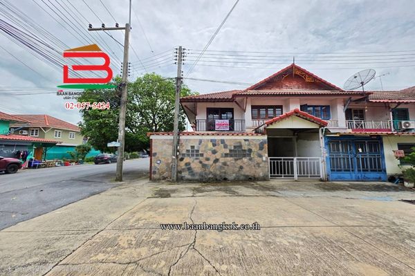 Townhouse Pruksa 7 Rangsit Khlong 8 (Soi 21), area 23.9 sq m., Lam Luk Ka Subdistrict, Lam Luk Ka District, Pathum Thani Province.