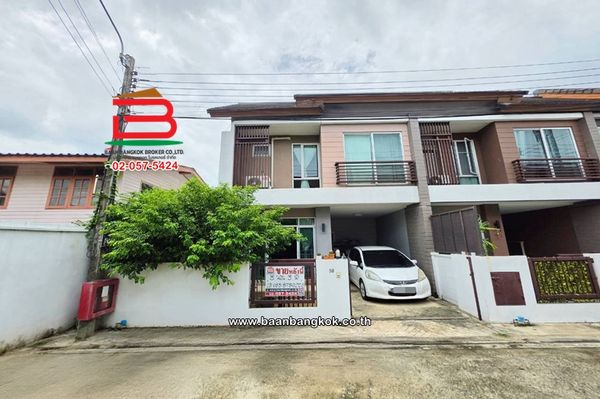 ทาวน์โฮม 2 ชั้น (หลังริม) เนื้อที่ 28.4 ตร.ว. เดอะ ฟรอนท์ วัชรพล : The Front Watcharaphon ซอยคุณพ่อลบนาคอุไร ถนนวัชรพล แขวงท่าแร้ง เขตบางเขน