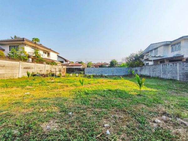 Land for rent in Ramintra38-46 176sq.wa. 704sq.m. Land is already leveled. Rent 19,999 THB. Near MRT