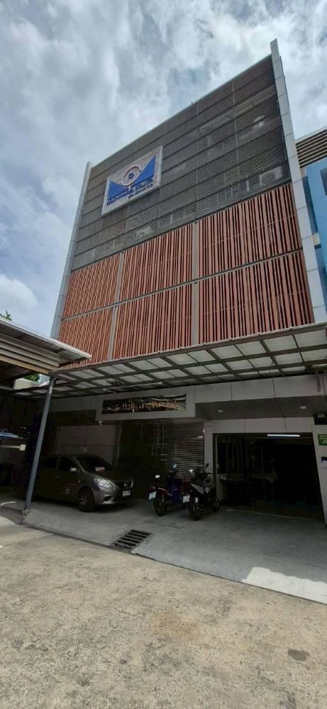 Office/factory for sale, 6 floors, Rama 3, area 1,500 sq m, land 109 sq m, near Sathorn-expressway.