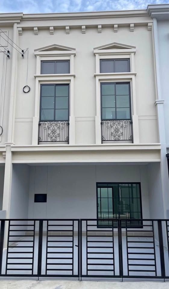 RH090426 Townhome for rent, fully furnished, 2 floors, 4 bedrooms at Siri Place Pattanakarn, near Suan Luang Rama IX.