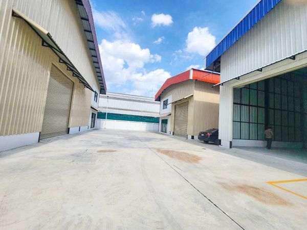 TalaadThai 2km New warehouse 2-storey office 4baths Thepkunjara only 1.45km from Iyara Market Land size 3 rai with 340 sq.m. usable area,