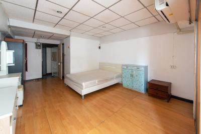 Condo for sale, Family Condo, includes furniture, Soi Intamara 25, near Chatuchak Weekend Market, 26 sq m.