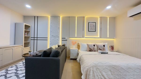 🚗💨 Working in Bangna zone But still rent every month? 📍 Regent Home 7/2 Bangna, a condo in a location suitable for working people in the Bangna-Sukhumvit area.