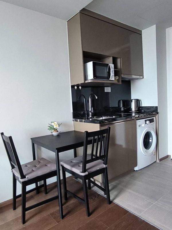 ขายขาดทุน Ideo Q sukhumvit 36 ทองหล่อ ชั้น 21+ ราคา 5,690,000 บาท พร้อมเสิร์ฟ !! 1 Bed 35 sq.m Stack 