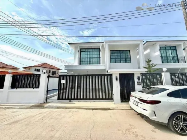 Pool Villa for Sale with Tenant in Huay Yai, Next to Sukhumvit Road