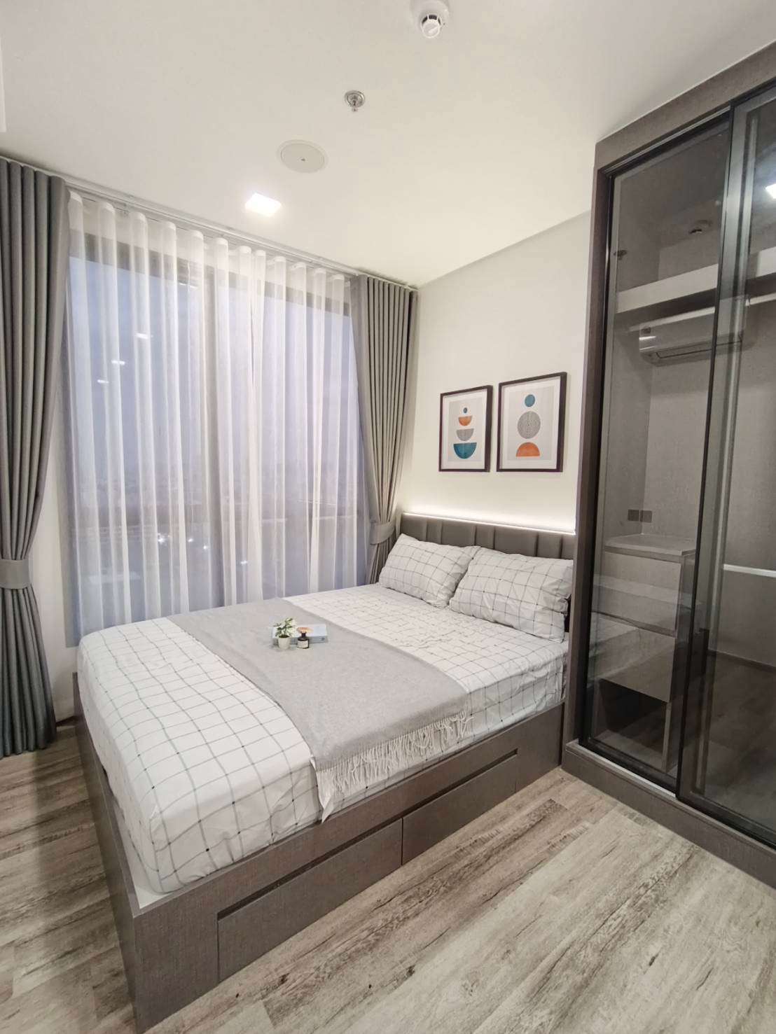For rent: MODIZ VAULT KASET–SRIPATUM, 1 bed room, 16th floor, beautiful view, open view, south direction, fully furnished, ready to move in.