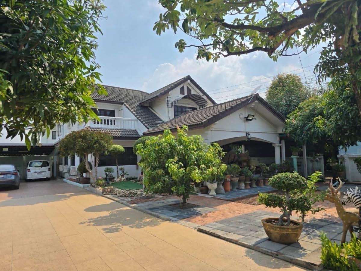 ขาย บ้านเดี่ยว 334 ตร.ว. ช่างอากาศอุทิศ 10 ใกล้รร.Harrow เพียง 3 กม. ขาย บ้านเดี่ยว 334 ตร.ว. ช่างอากาศอุทิศ 10 ใกล้รร.Harrow เพียง 3 กม.