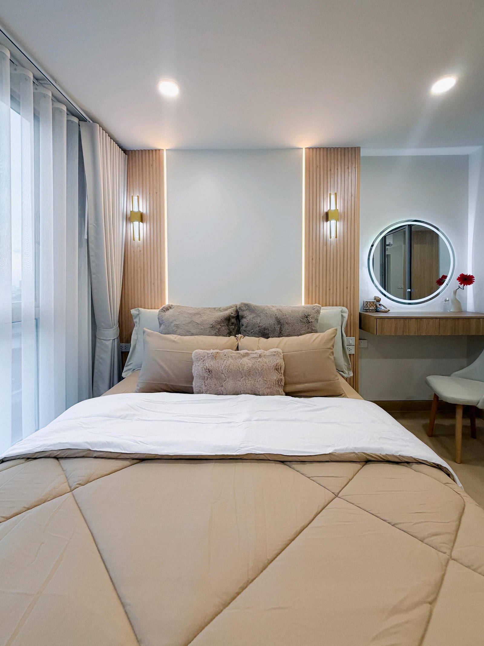 Golden opportunity! Condo ready to move in, Lat Phrao 130, complete central area, convenient travel. Golden opportunity! Condo ready to move in, Lat Phrao 130, complete central area, convenient travel.